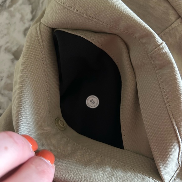 Lululemon Commission men’s shorts - Picture 3 of 4